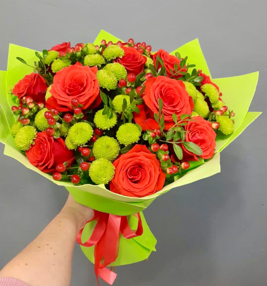 Букет цветов из: Хризантемы и Розы в Негомож