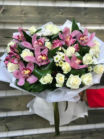 Букет цветов из: Розы и Хризантемы в Негомож