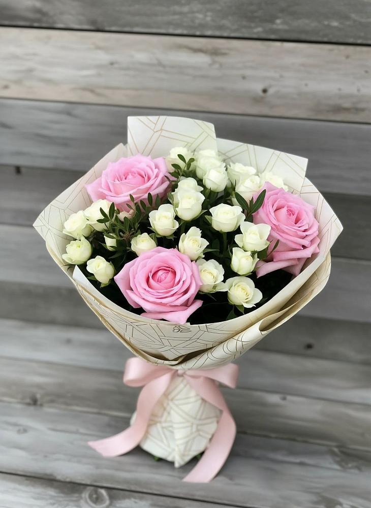 Букет цветов из: Розы в Негомож