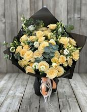 Букет цветов из:  Розы и Лизиантусы в Негомож