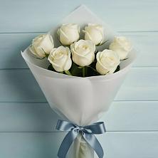 Букет 7 Белых роз Эдлесс Лав в Негомож