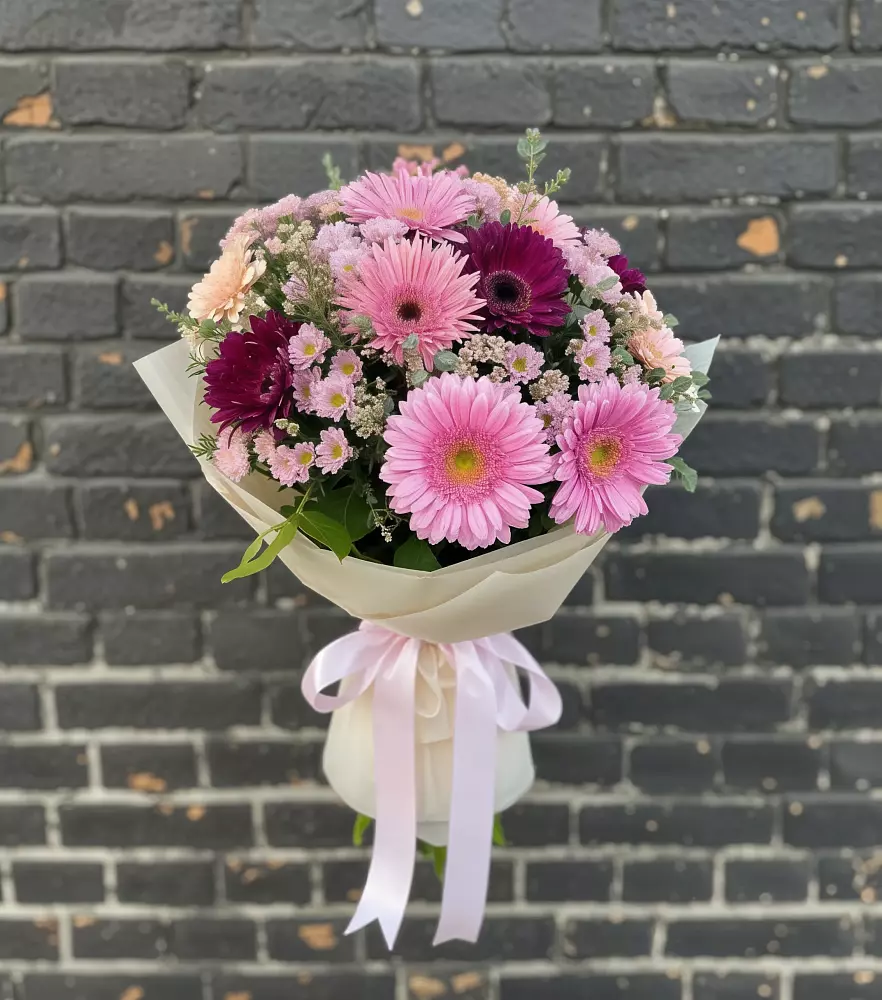 Букет цветов из: Герберы и Хризантемы в Негомож