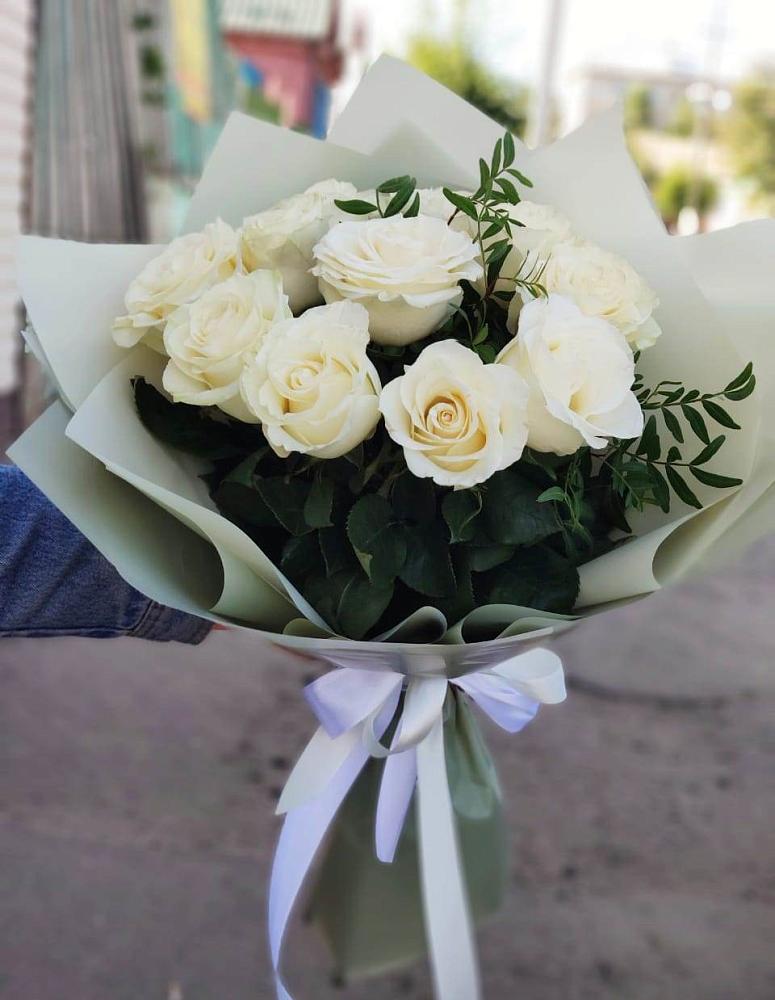 Букет Белые розы Проуд в Негомож