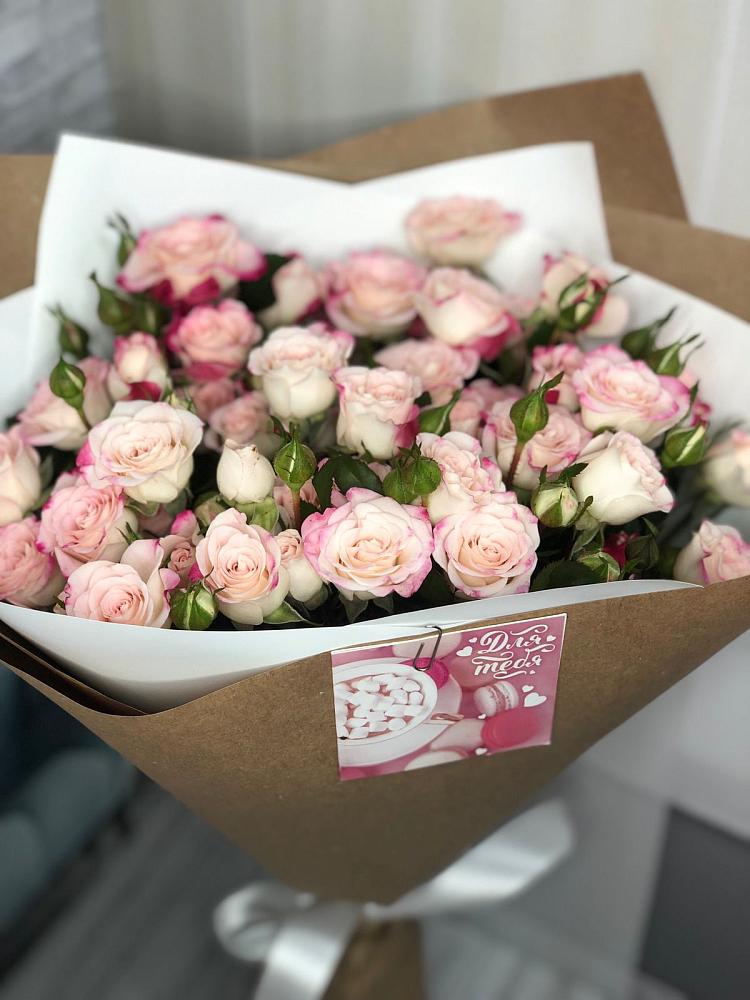 Букет цветов из: Розы в Негомож