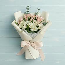 Букет цветов из:  Альстромерии в Негомож