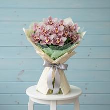 Букет цветов из:  Орхидеи и Розы #REPLACE_PRED# Негомож