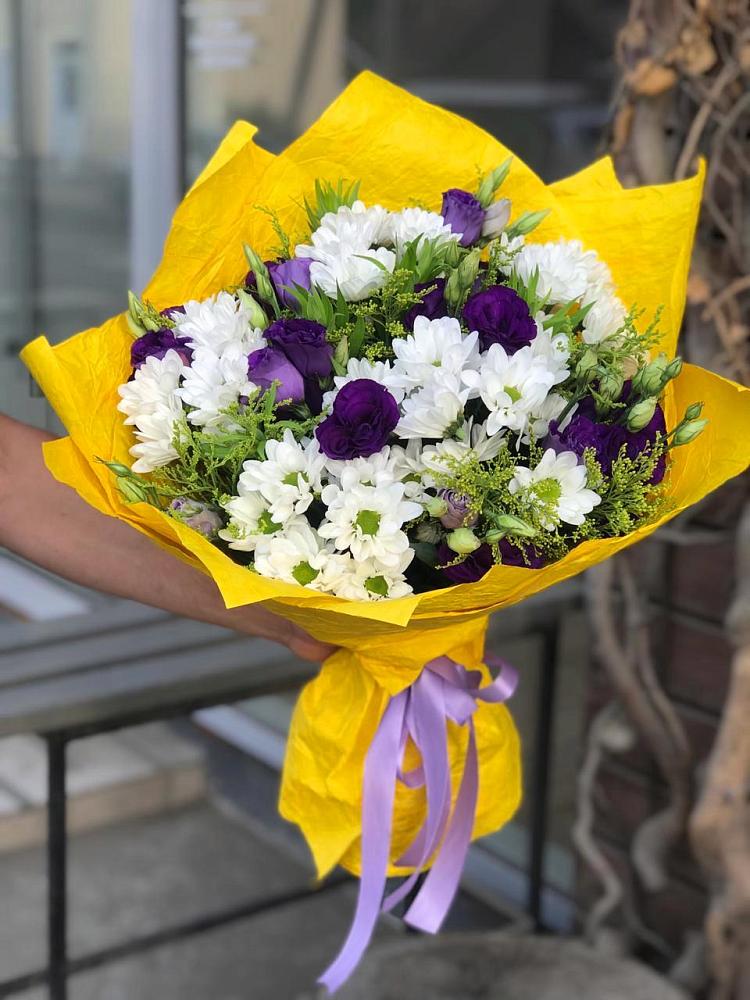 Букет цветов из: Ирисы, Хризантемы и Ромашки в Негомож