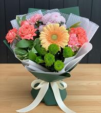 Букет цветов из:  Гвоздики, Розы, Герберы и Хризантемы в Негомож