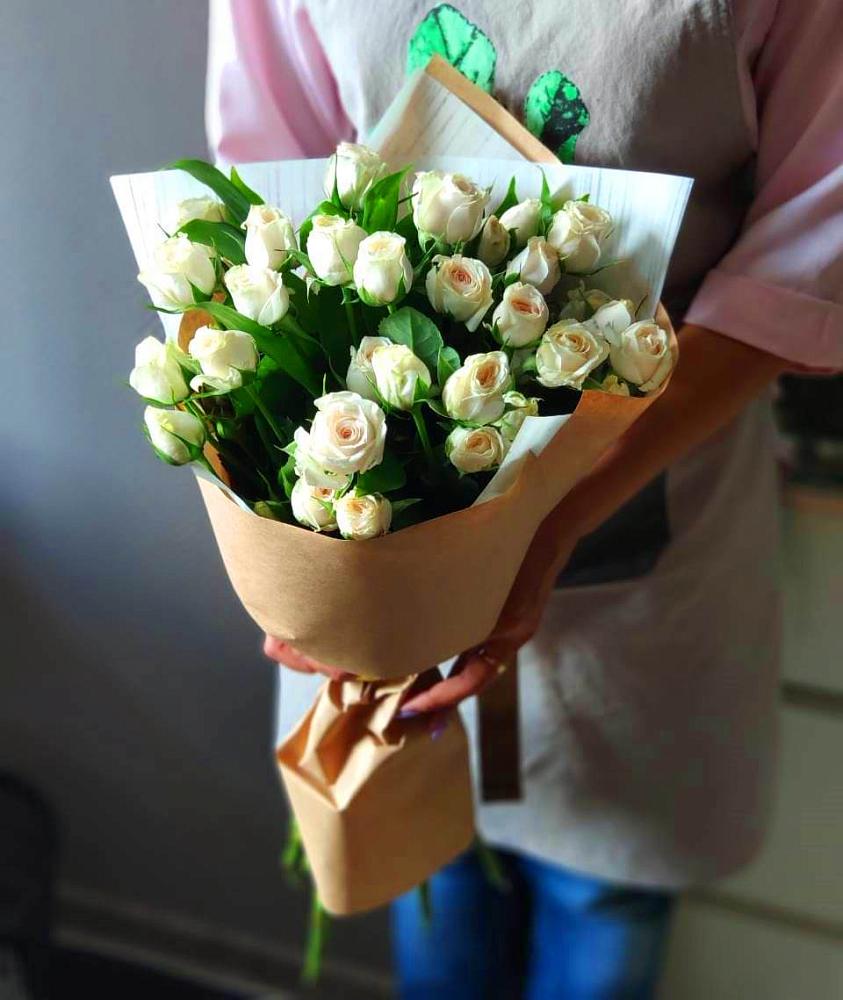Букет цветов из: Розы в Негомож