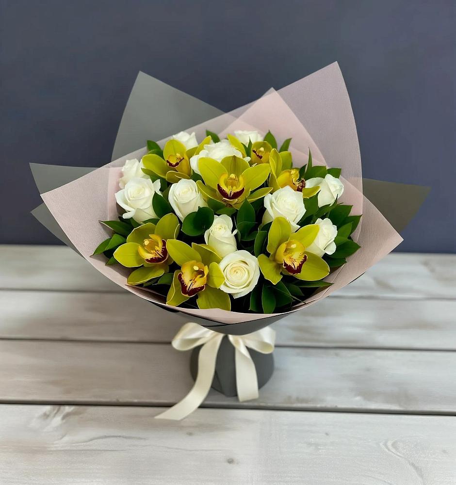 Букет цветов из: Орхидеи и Розы в Негомож