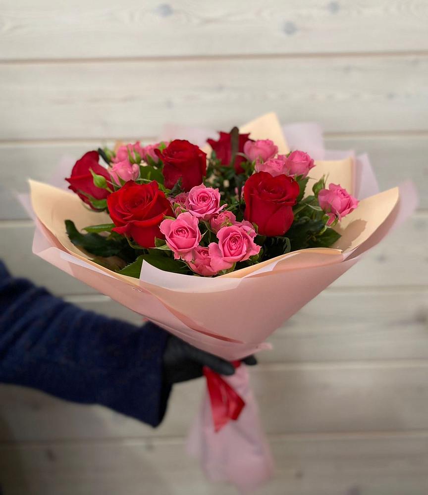 Букет цветов из: Розы в Негомож