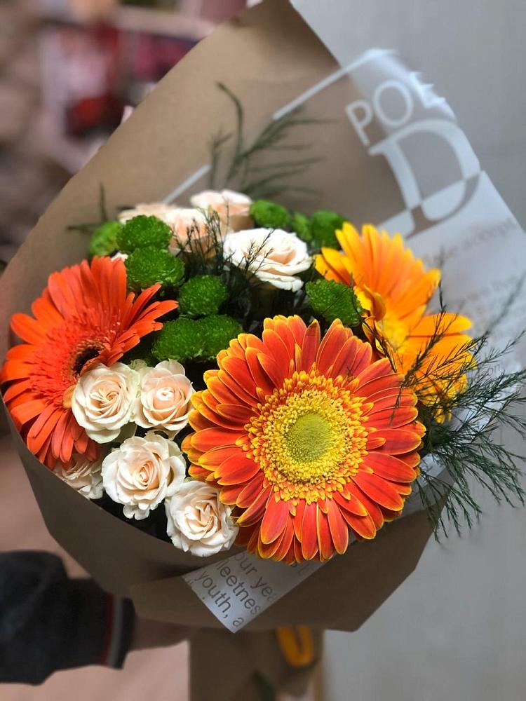 Букет цветов из: Герберы, Хризантемы и Розы в Негомож