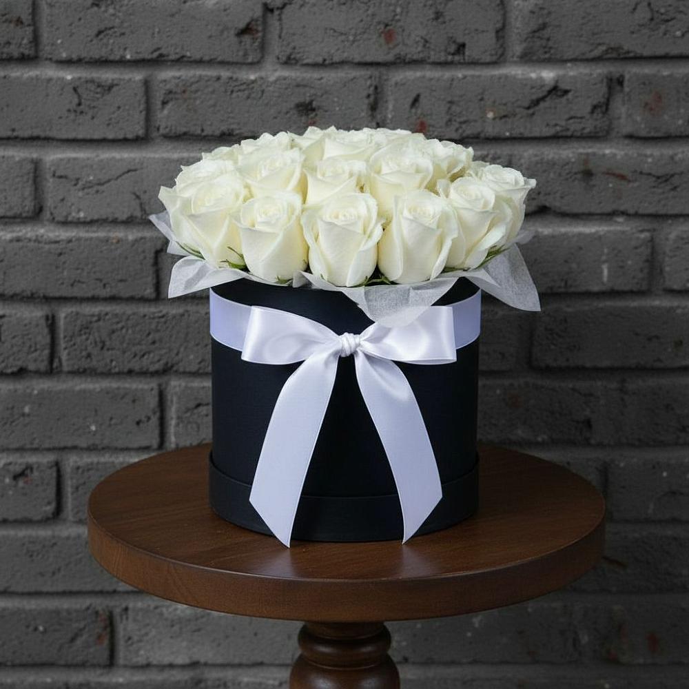 Цветочная композиция из Розы в шляпной коробке в Негомож