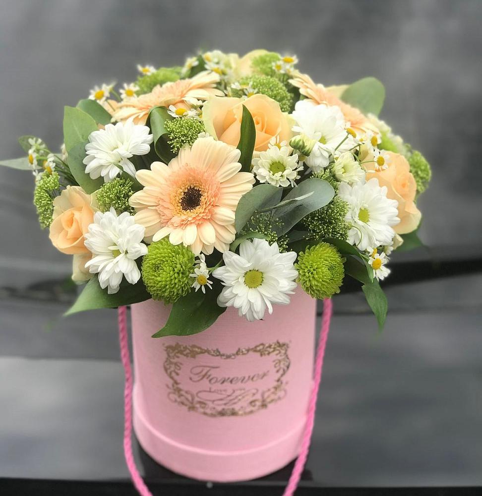 Цветочная композиция из Розы, Герберы и Хризантемы в шляпной коробке в Негомож