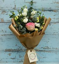 Букет цветов из:  Розы и Лизиантусы в Негомож