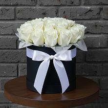 Цветочная композиция из Розы в шляпной коробке в Негомож